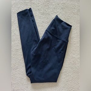 NAVY Lululemon Leggings 28” Align